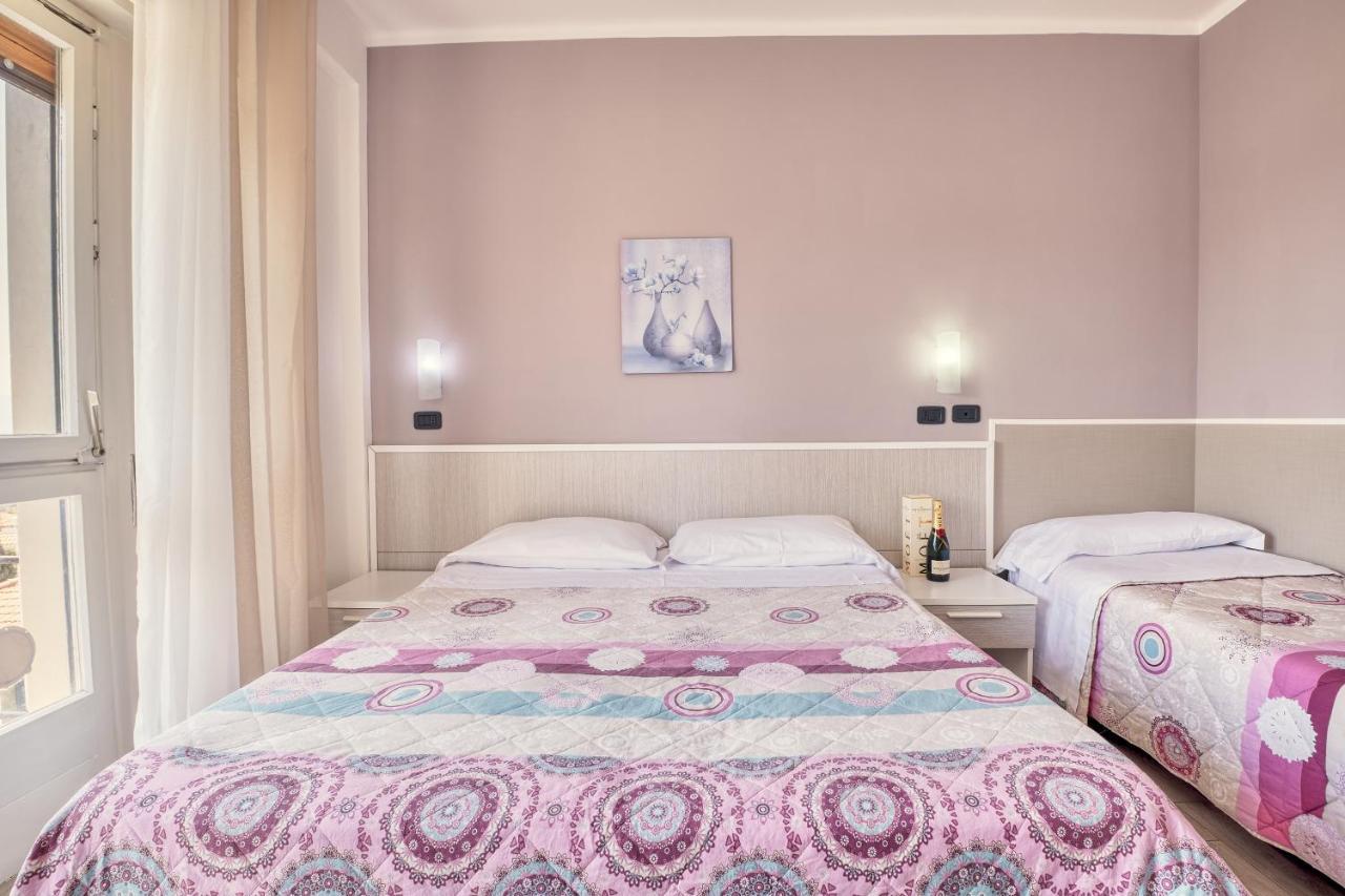 Hotel Astoria ボルディゲーラ エクステリア 写真